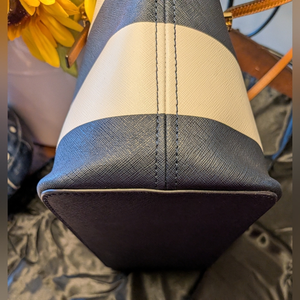 Michael Kors Jet Set Tote in Navy and White Stripes EUC - Picture 4 of 8